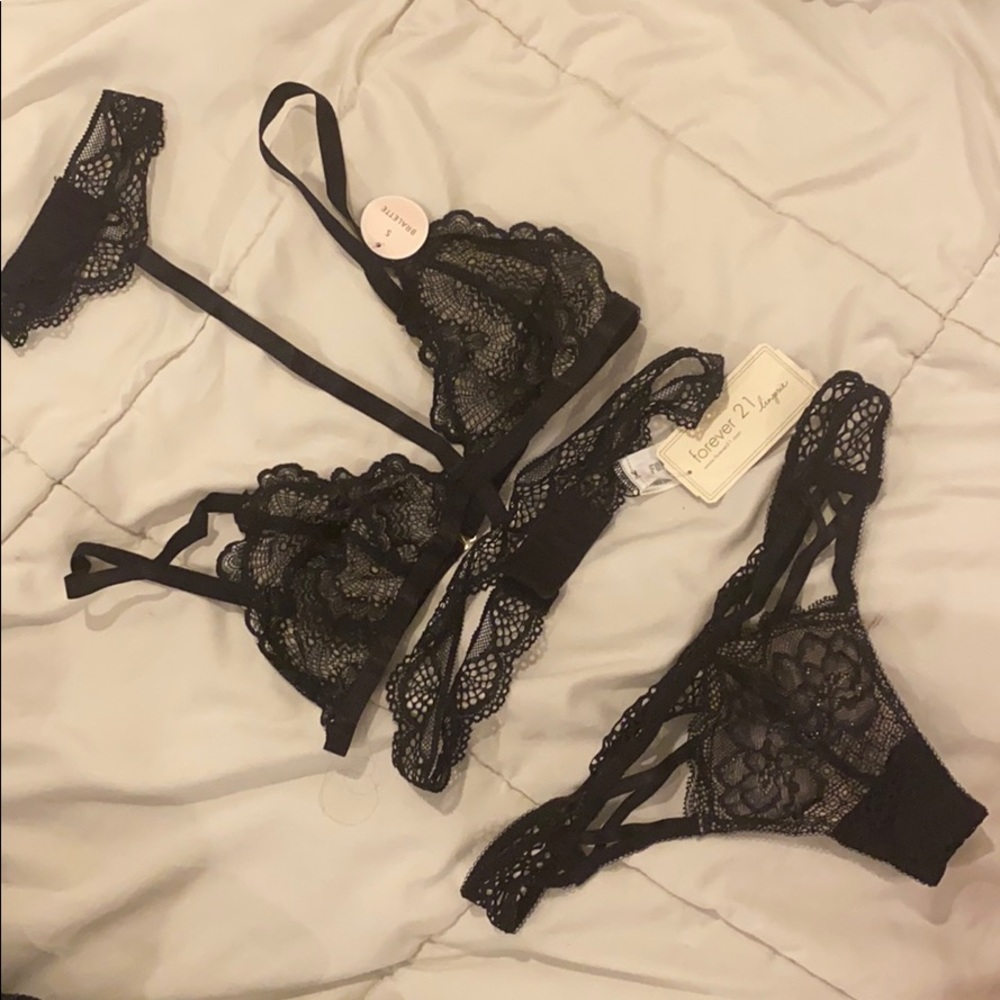 Black lace set